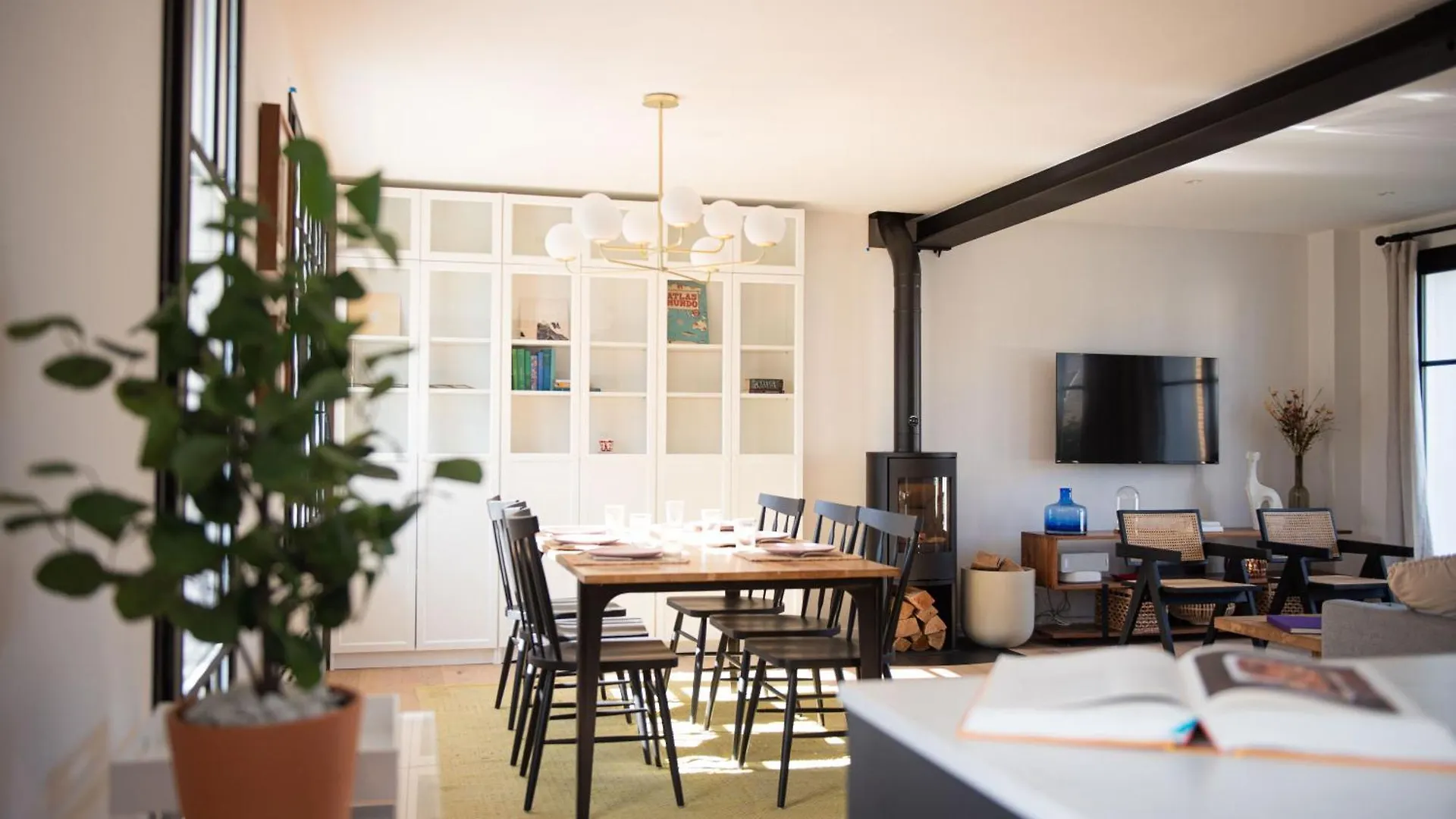 New Remodeled Home 4Bed/3.5Bath, Walking To Beach! Saint-Lunaire 0*,  Francia